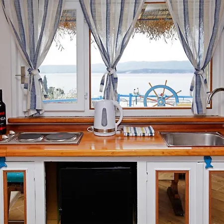 Robinson Corto Maltese Vikendica Bol